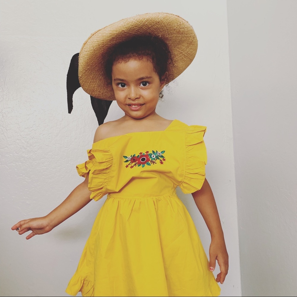 Girls yellow pinafore dress size 5/6